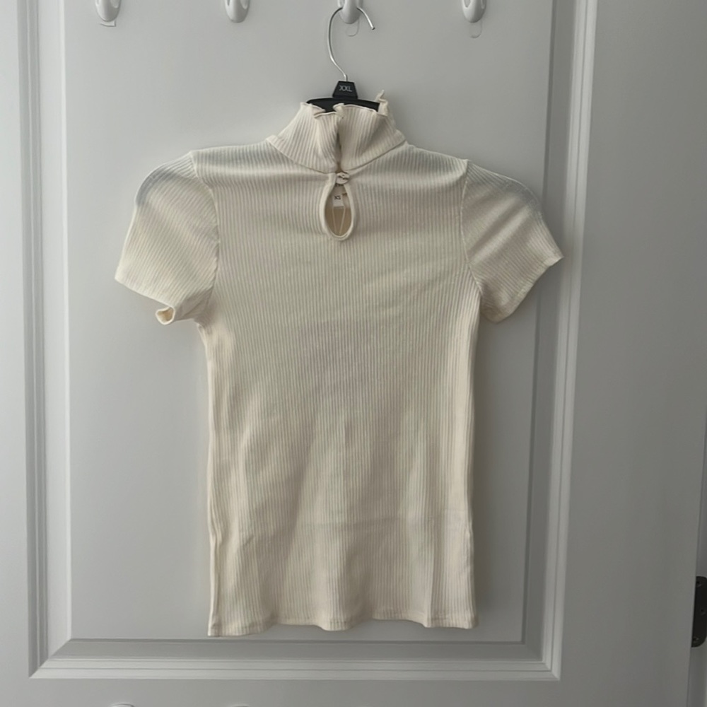 Beautiful never worn ivory bohme top!